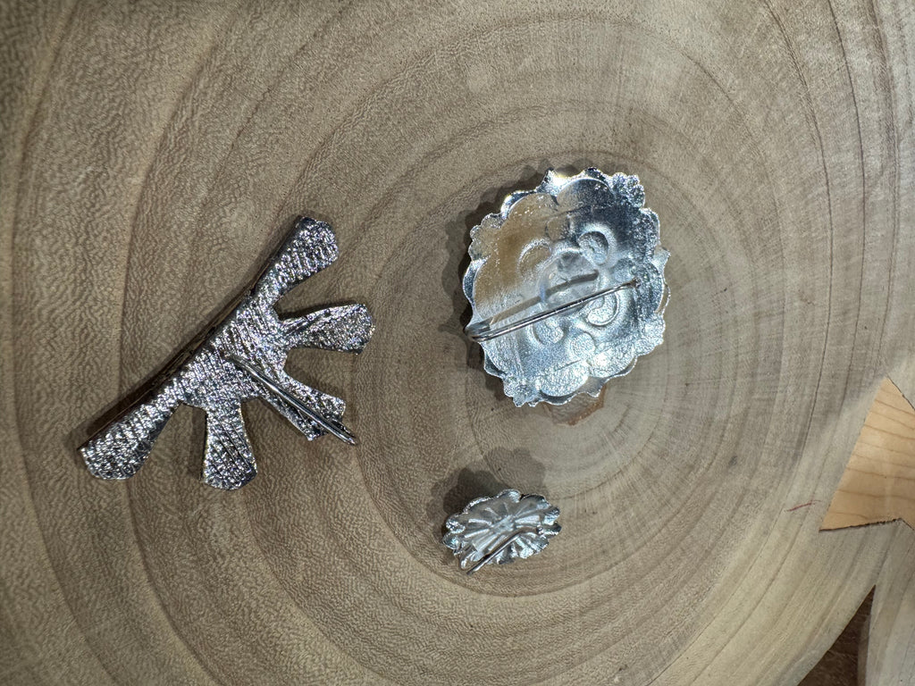 Daisy Duke Hat Clip
