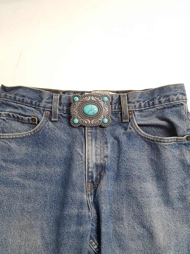 Buckle: Western-Inspired Belt Buckle w. stone