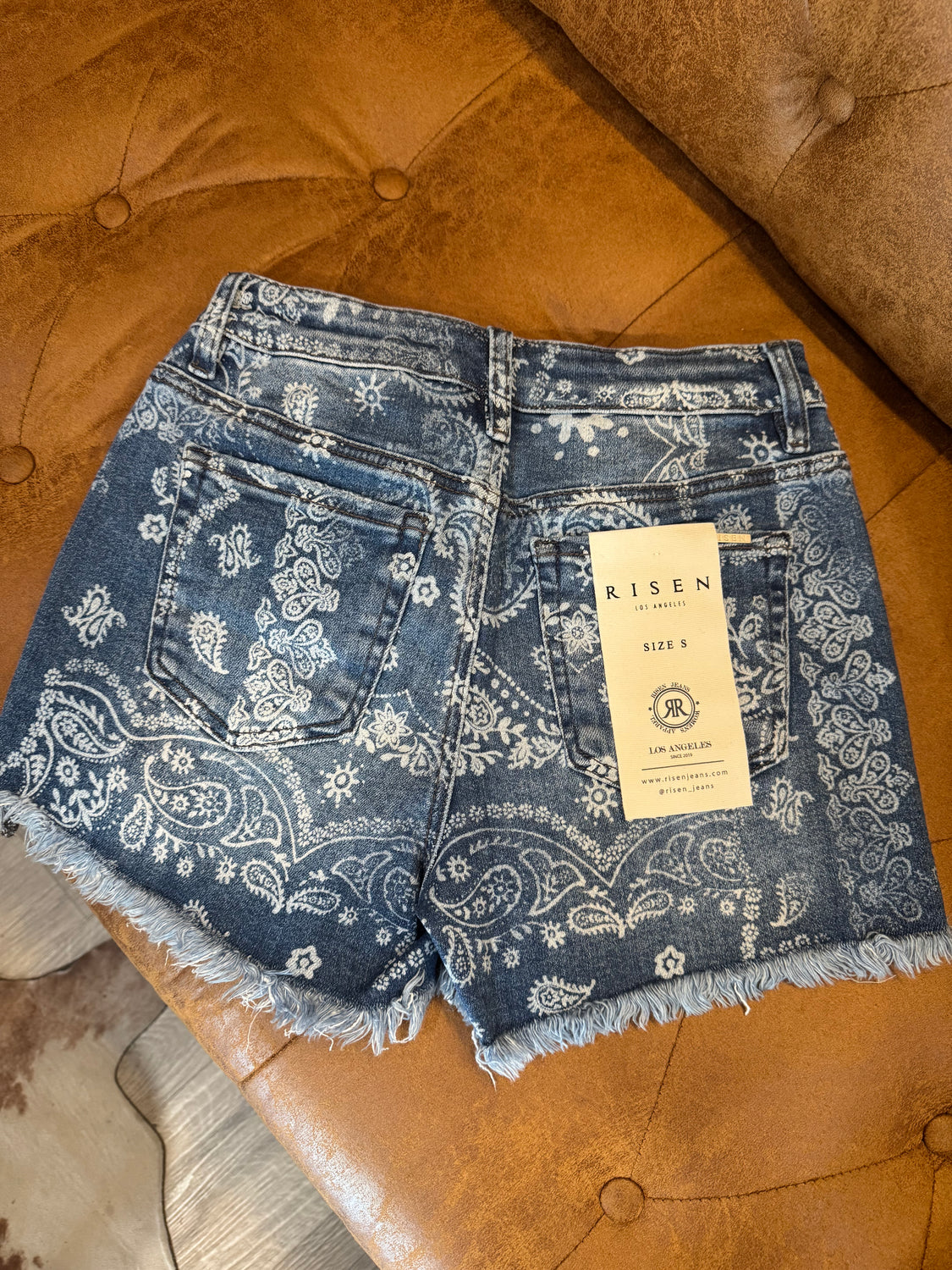 Perfectly Paisley Risen Shorts Dark Wash