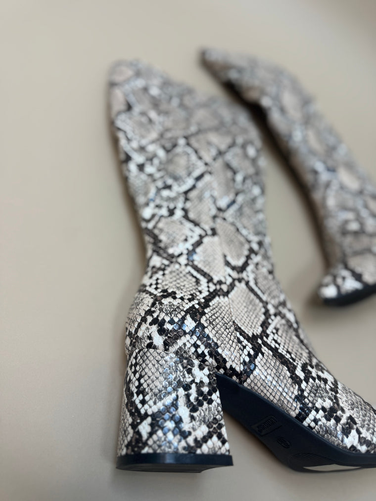 Venom Snake Print Boots