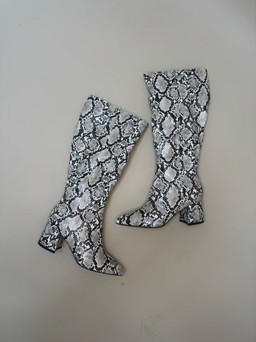 Venom Snake Print Boots