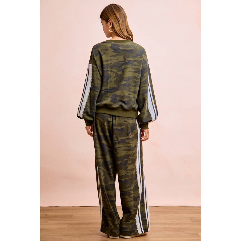 CAMOUFLAGE FRENCH TERRY LACE CONTRAST SWEATPANTS