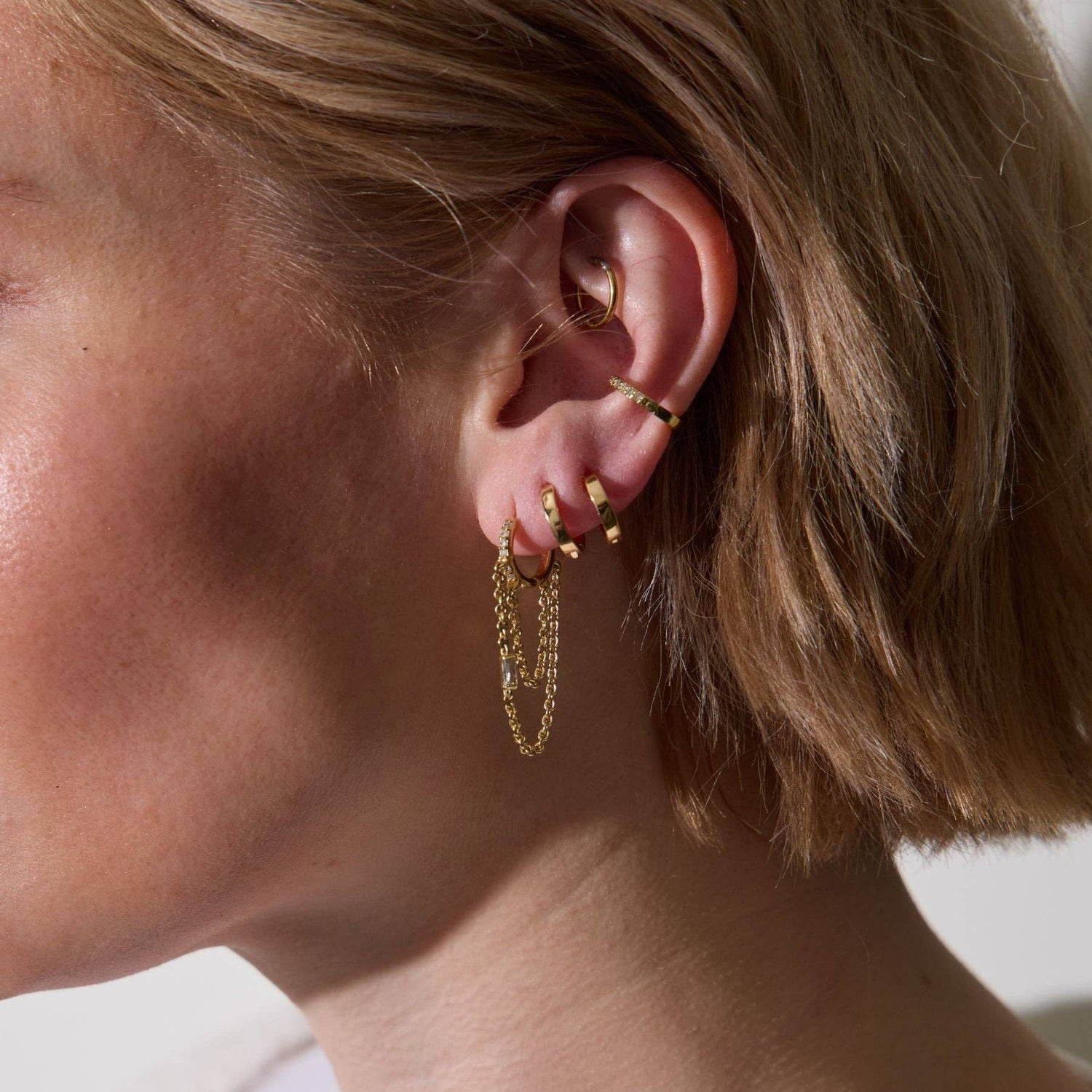 Gold Thea Chain Huggie Earrings
